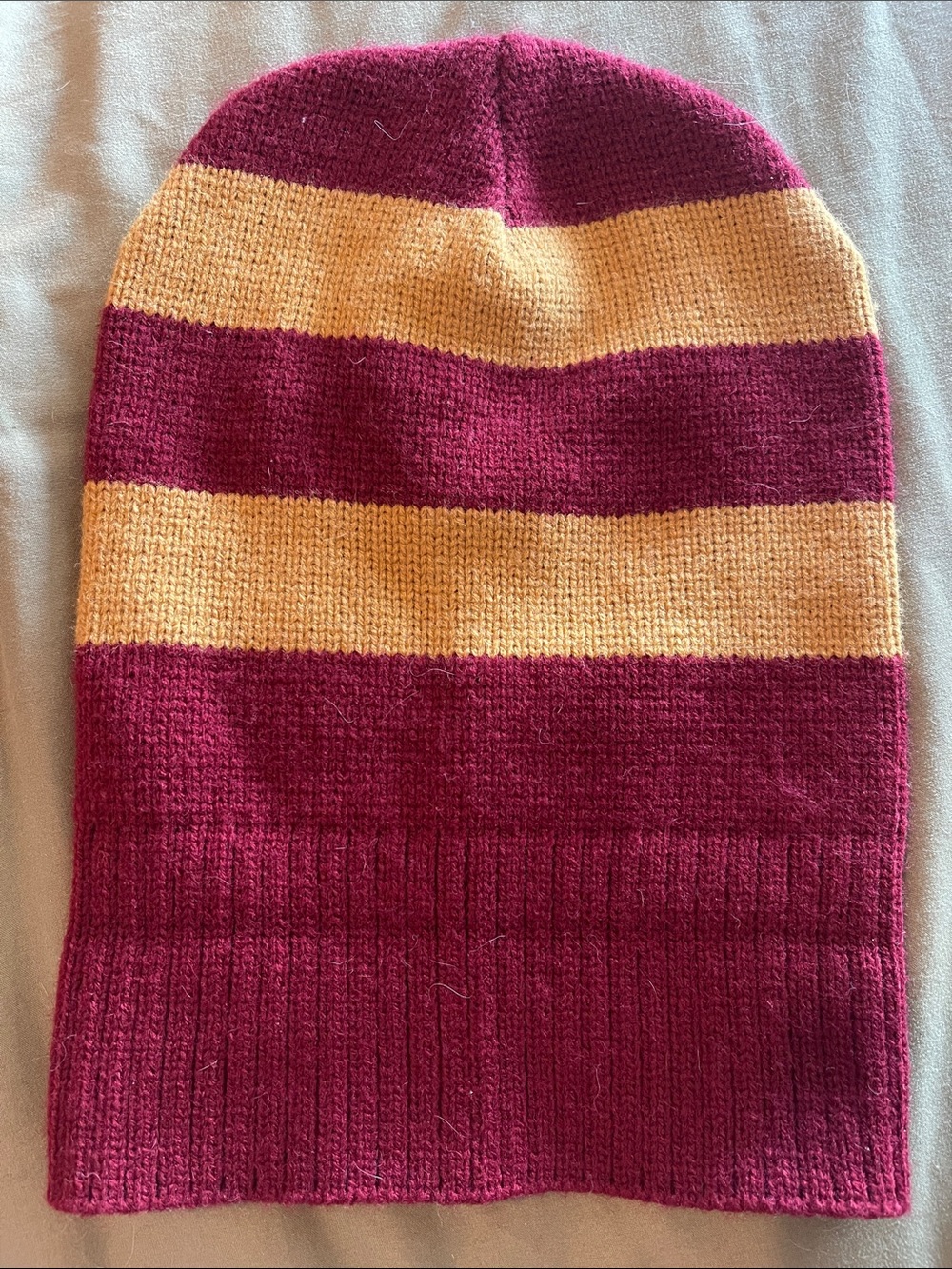 HARRY POTTER Striped Knit Beanie - Burgundy and Mustard